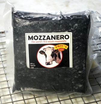 Mozzanero-keju-mozzarella-hitam-depok-2